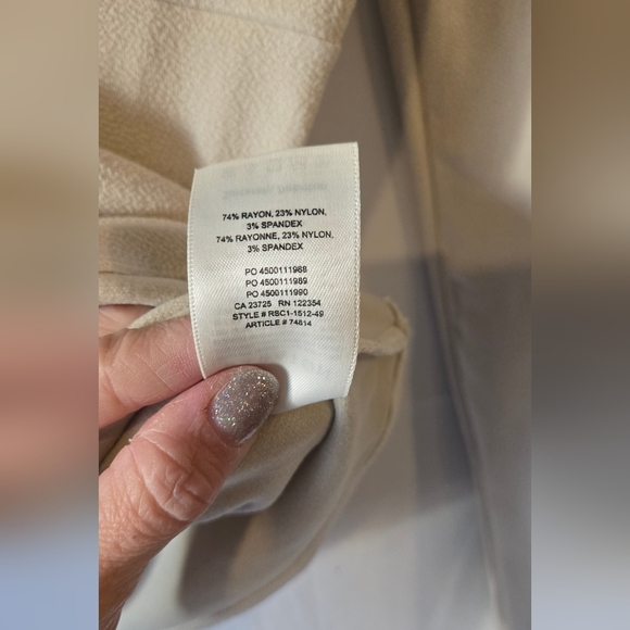 Aritzia Babaton Gaudi Twist Low Neckline Cream Long Sleeve Top Size Small - Picture 3 of 4